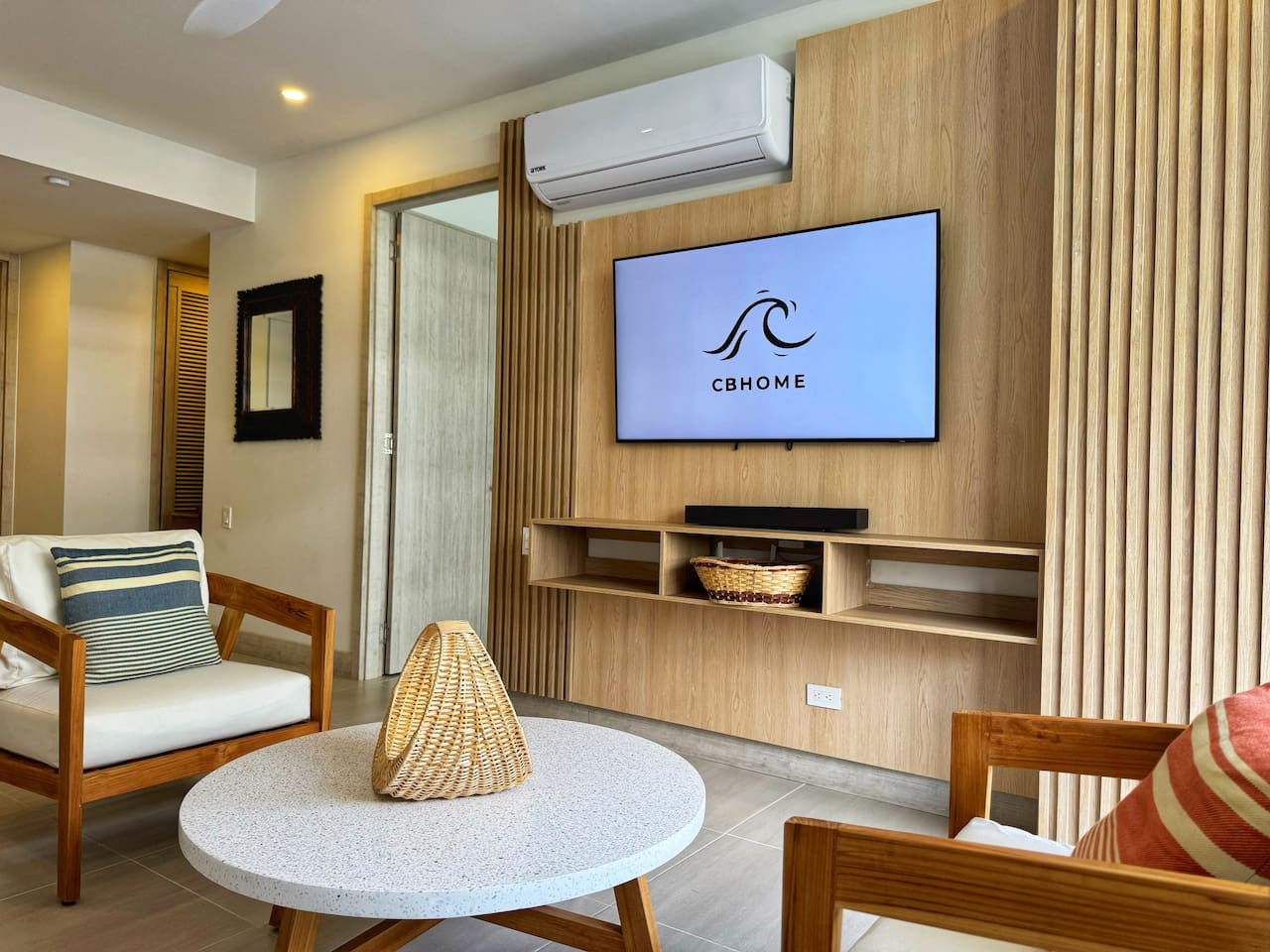 Exclusive Apartment + Private Pool + Beach!