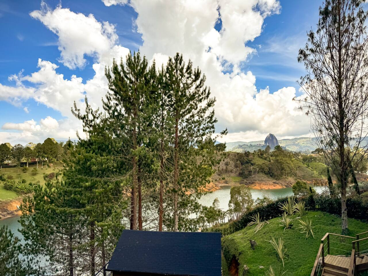 Cabin • Jacuzzi + Lakefront + Forest