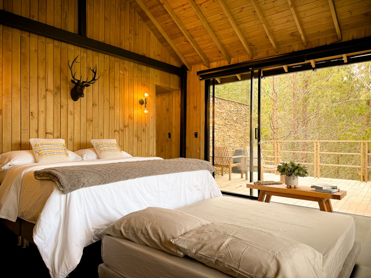 Cabin • Jacuzzi + Lakefront + Forest