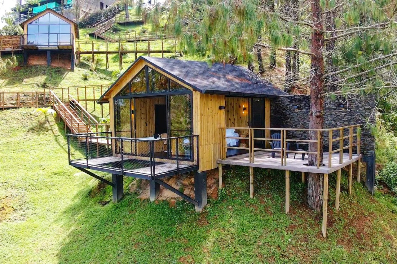 Cabin • Jacuzzi + Reservoir front