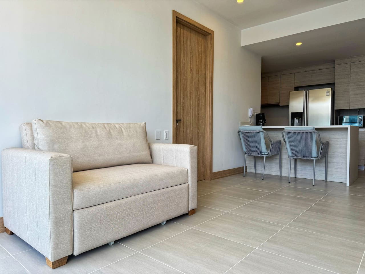 ¡Moderno apartamento + Vista al mar!