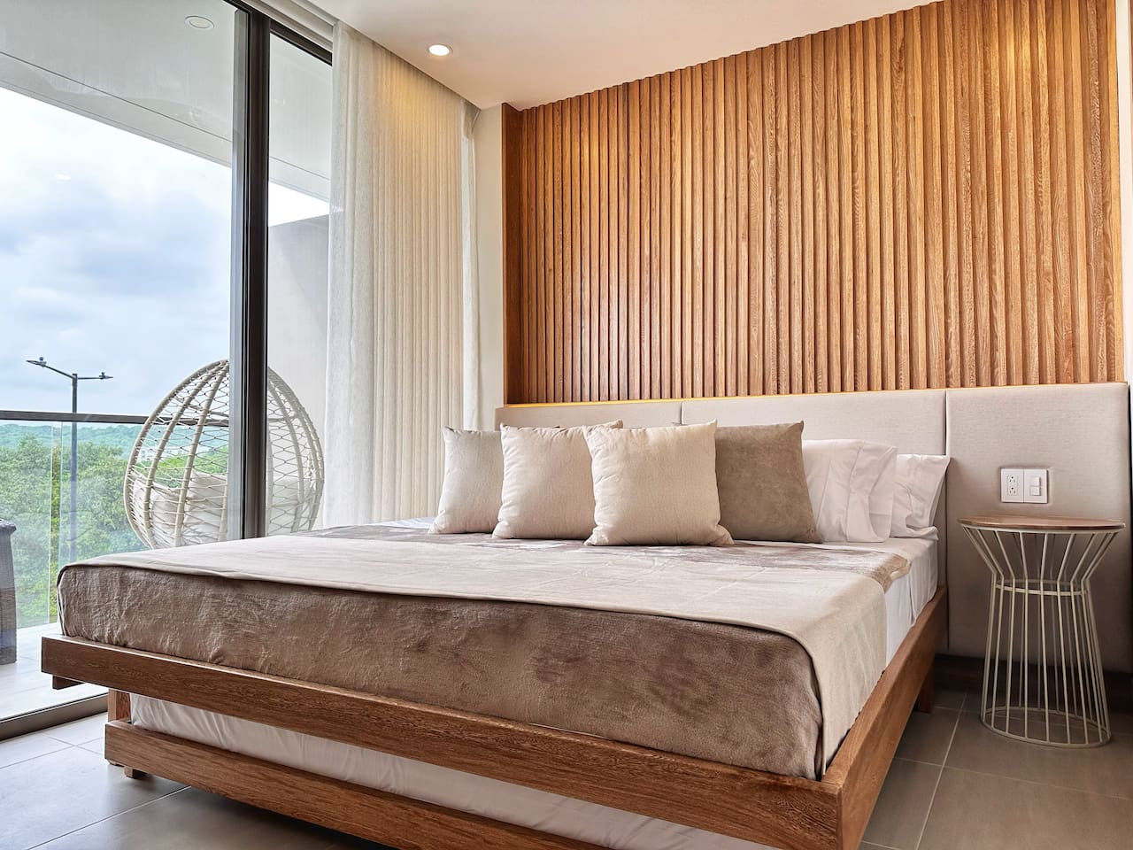 Spectacular Beachfront Apartment!