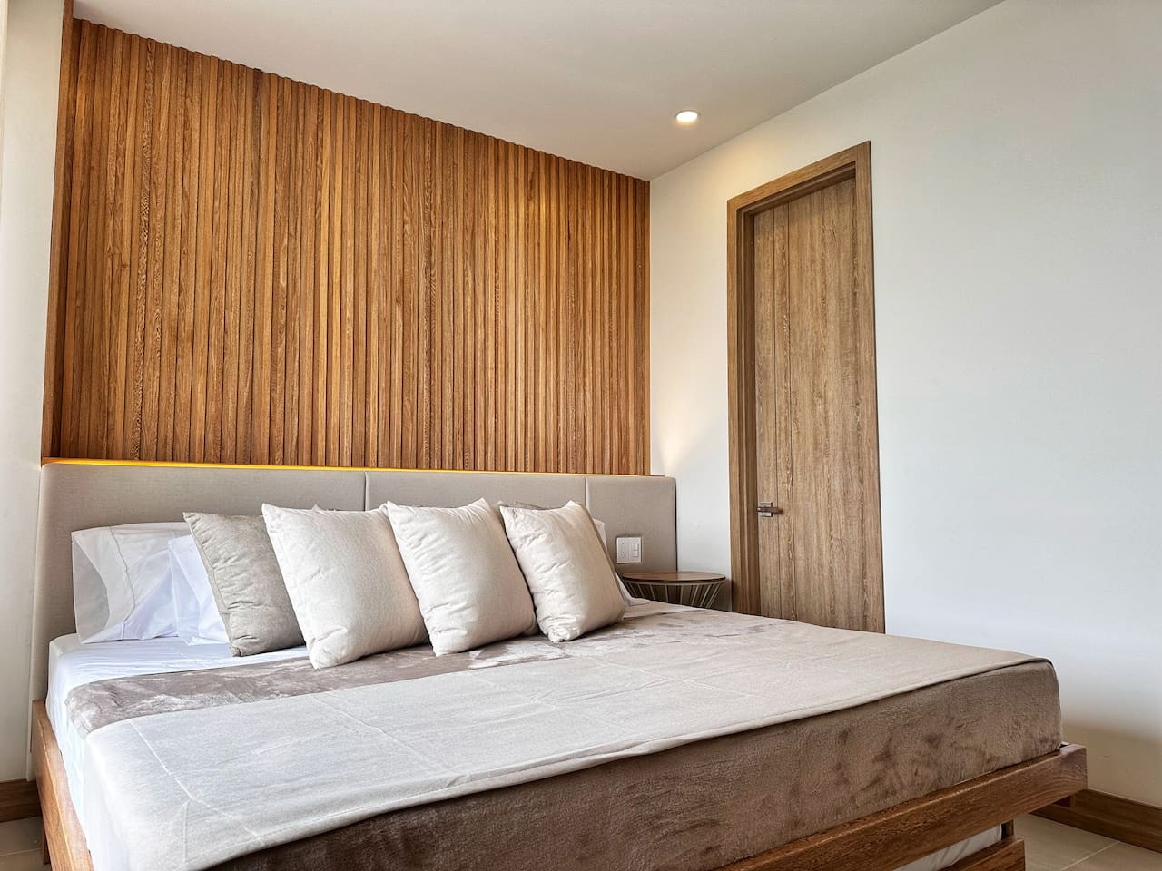 Spectacular Beach front Apartment!