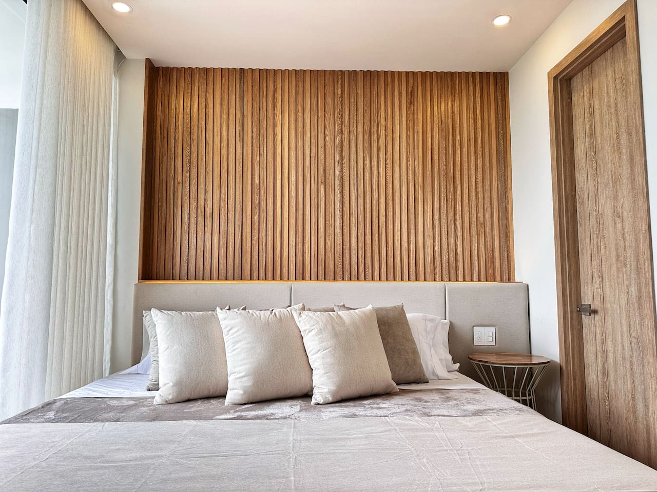 Spectacular Beach front Apartment!