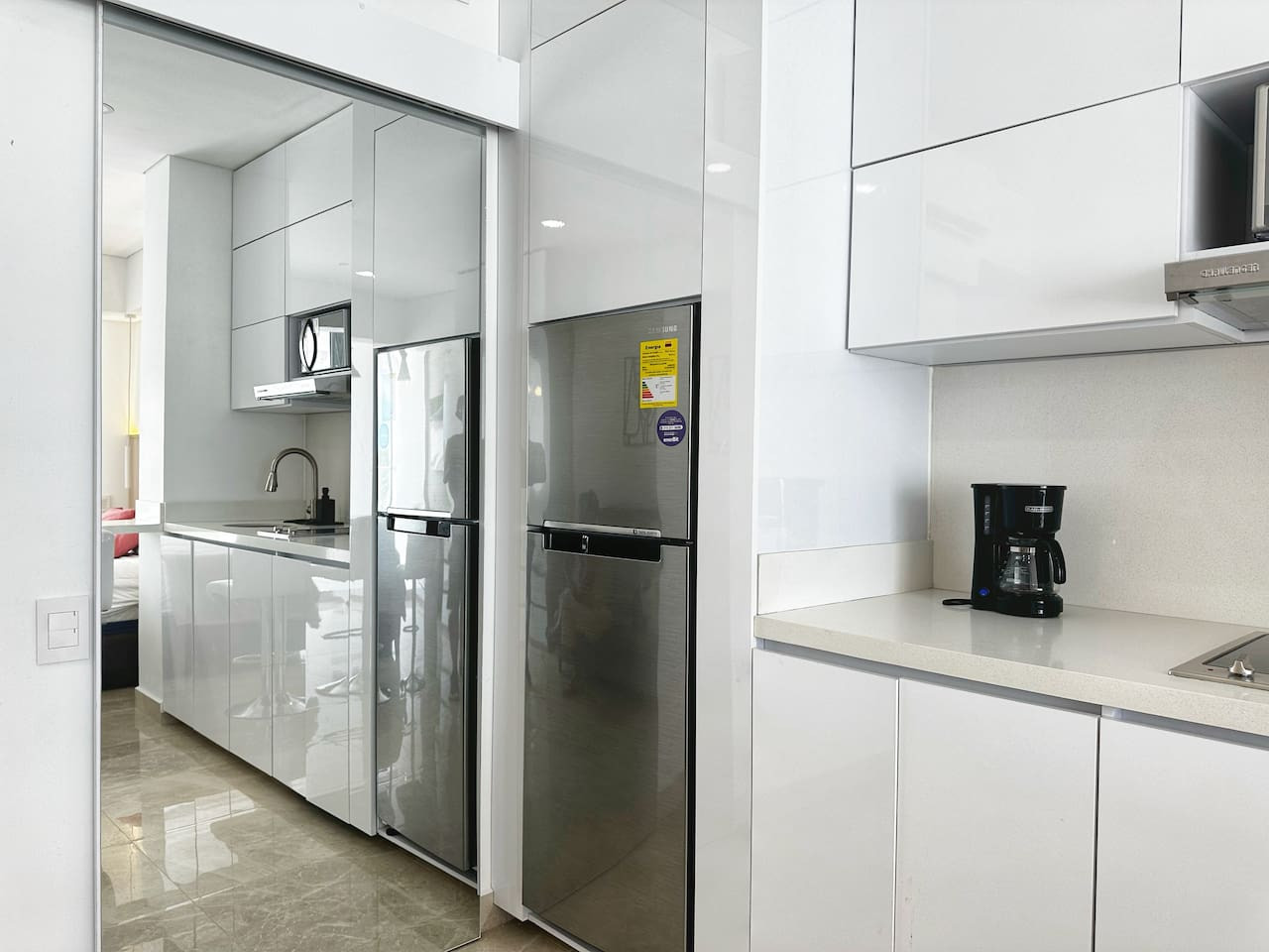 Amazing loft - 2 minutes from the airport!