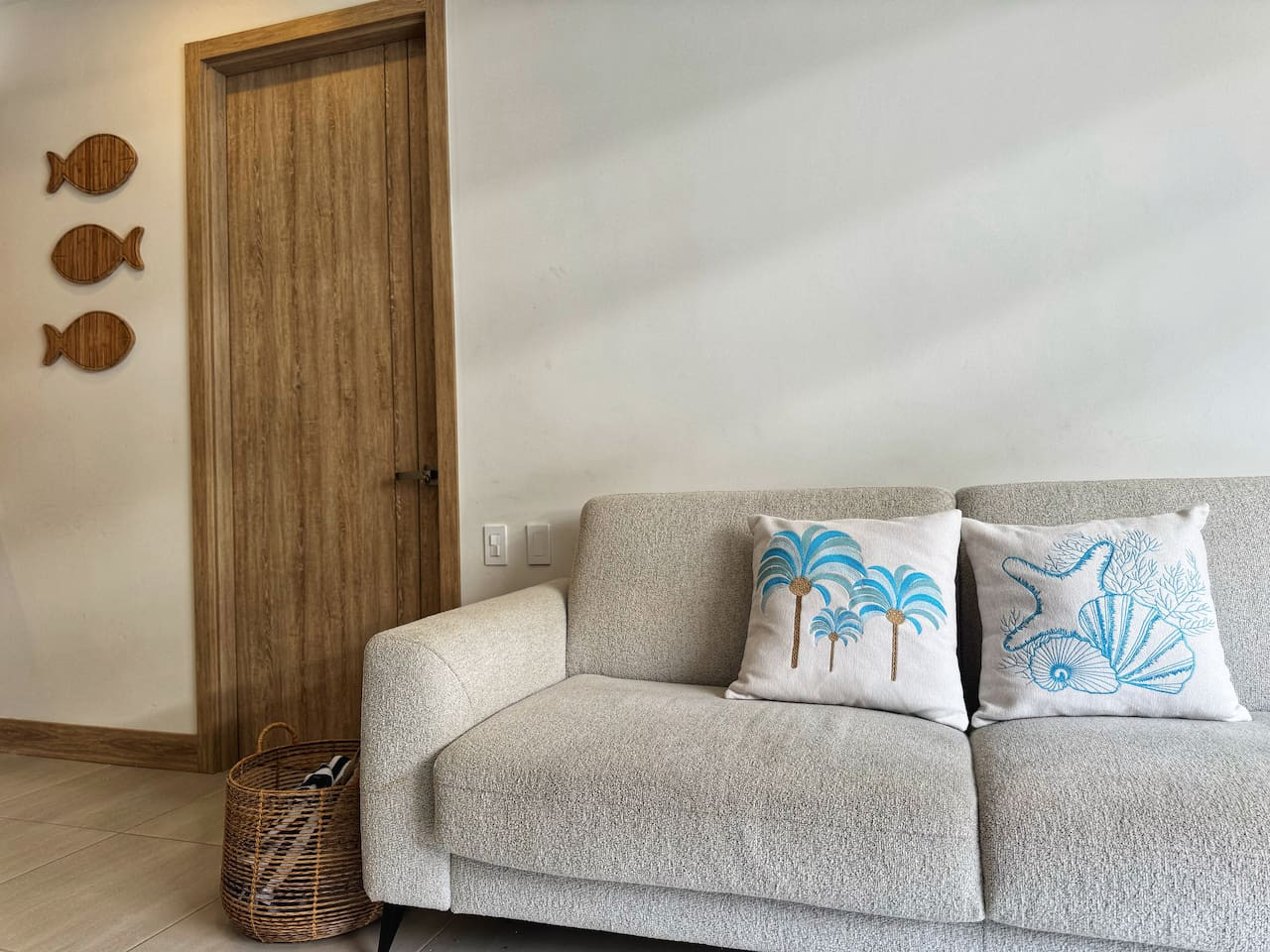 Shoreline Escape + Private Pool + Beach!