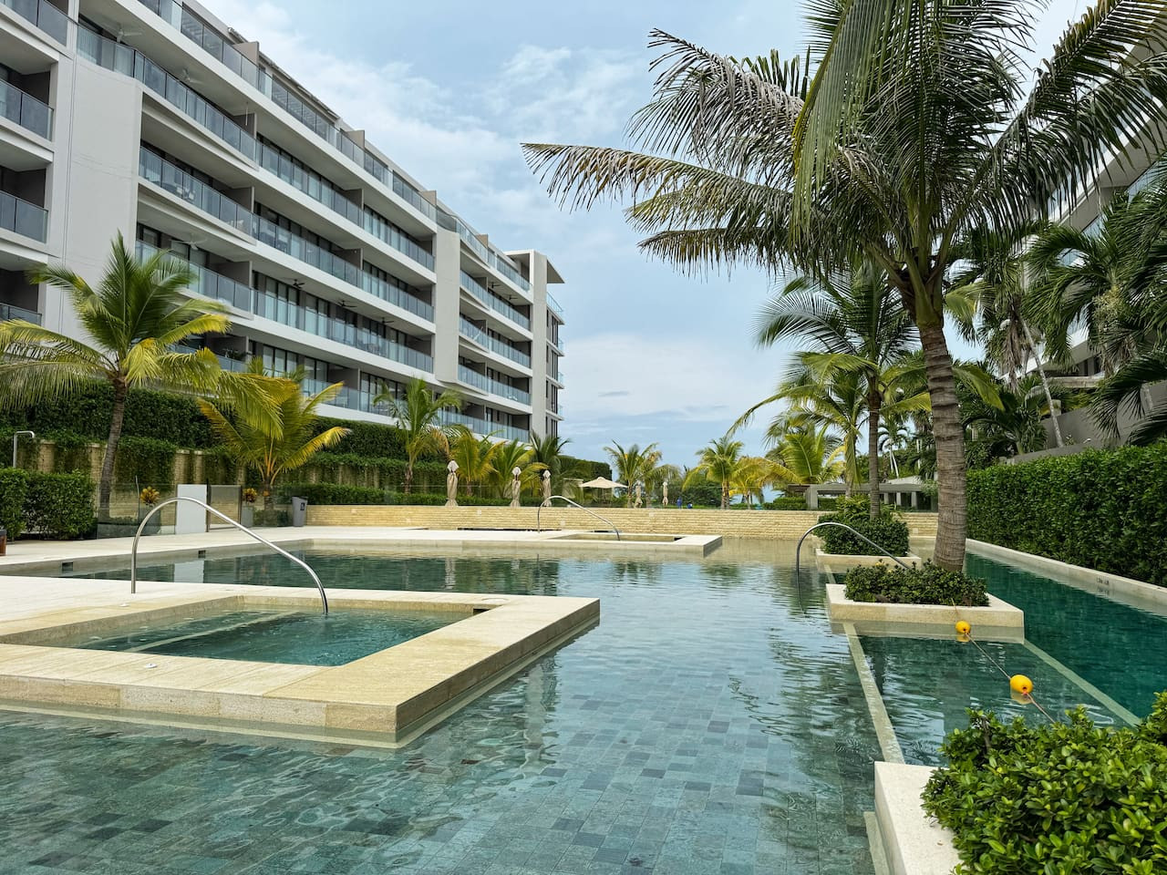 Shoreline Escape + Private Pool + Beach!