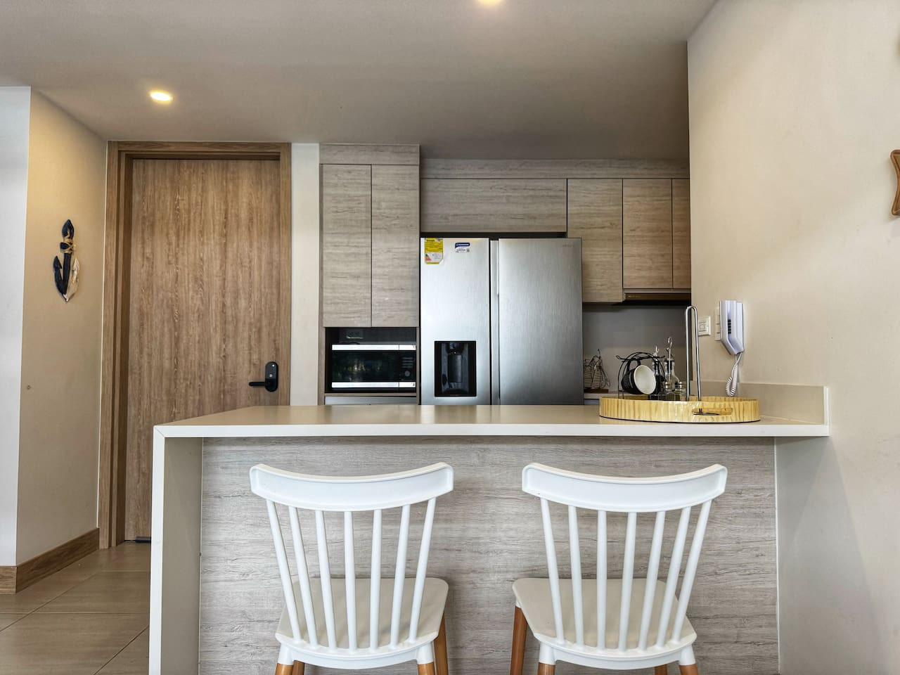 Shoreline Escape + Private Pool + Beach!