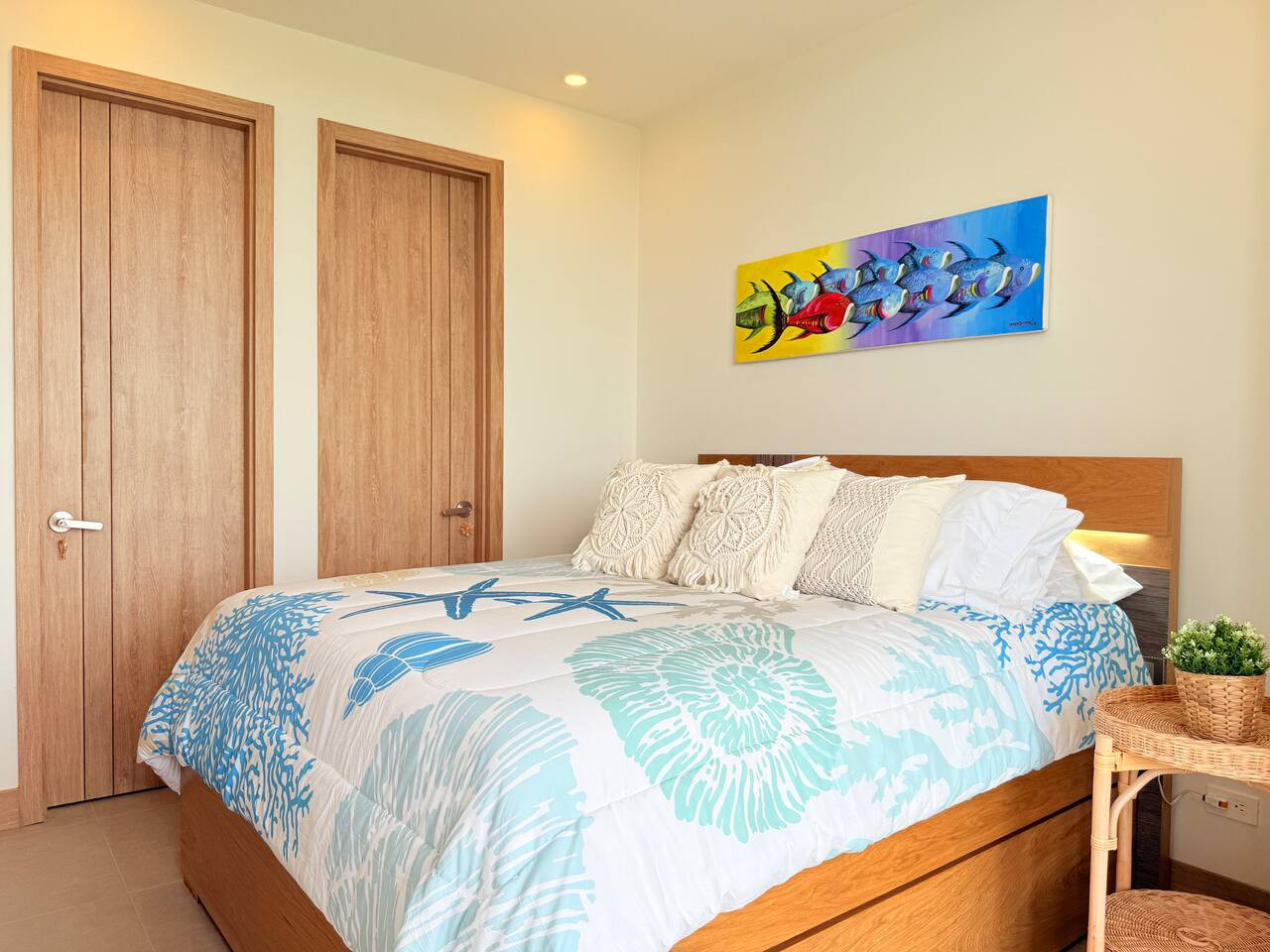 Magnificent Apartment + Beach + Jacuzzis!