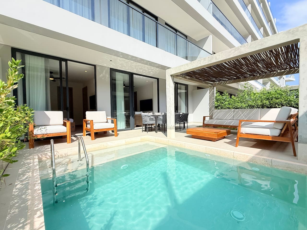 Exclusive Apartment | Private Pool | Beachfront