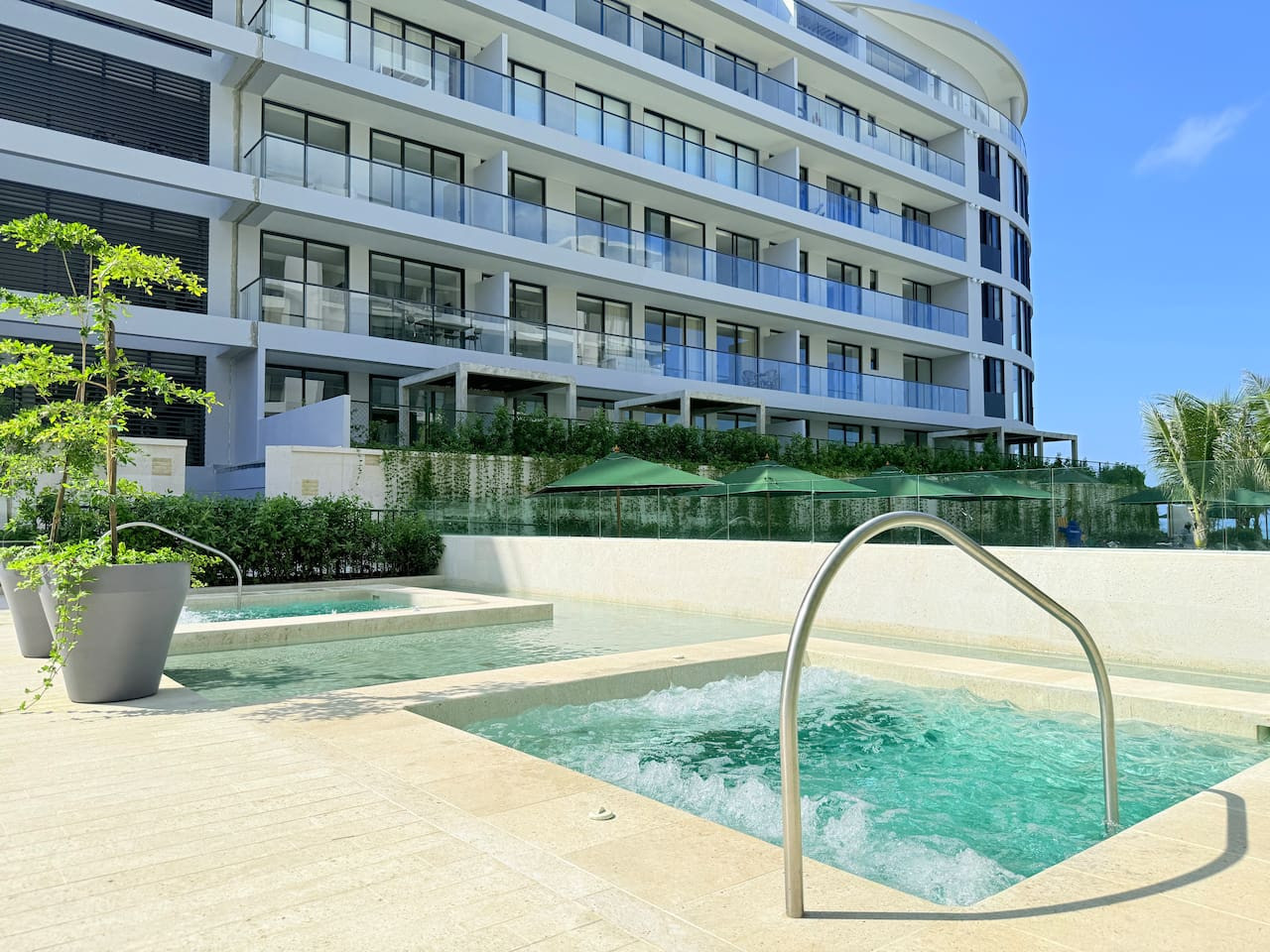 Exclusive Apartment | Private Pool | Beachfront