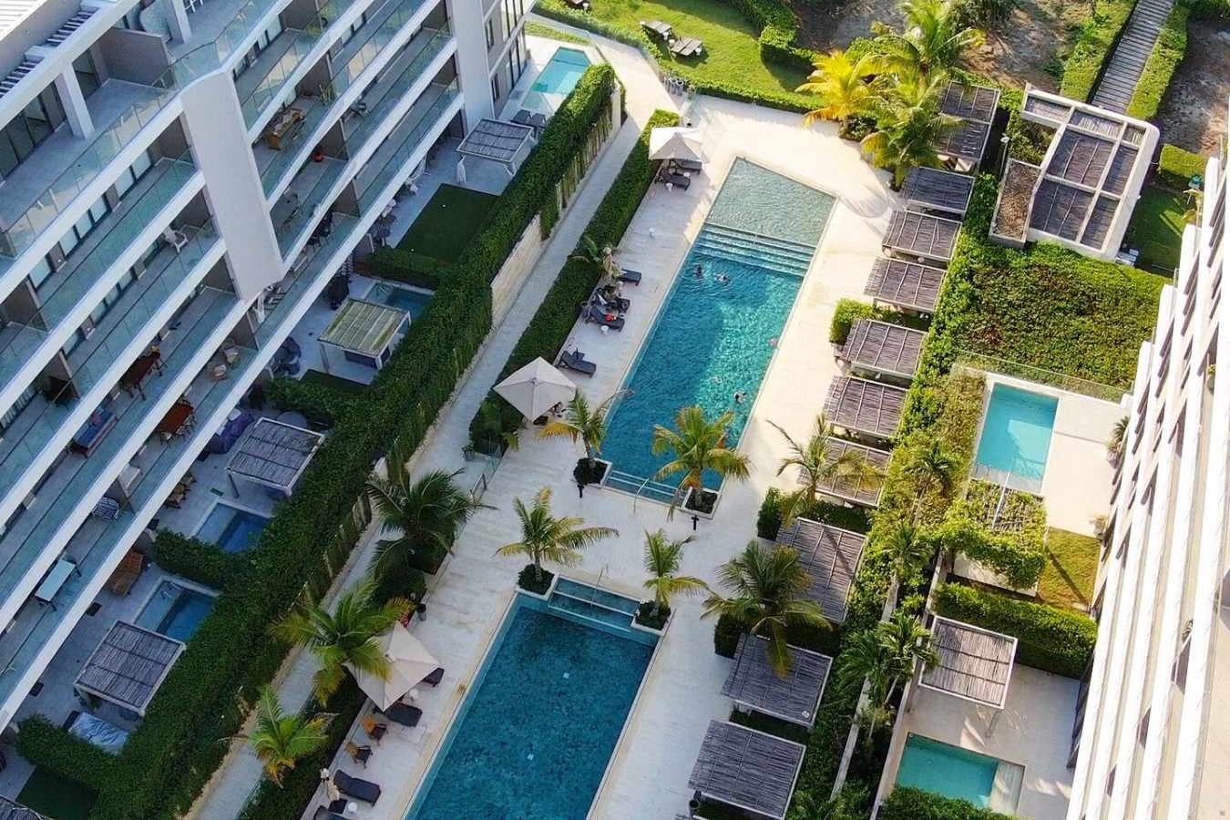 Exclusive Apartment | Private Pool | Beachfront