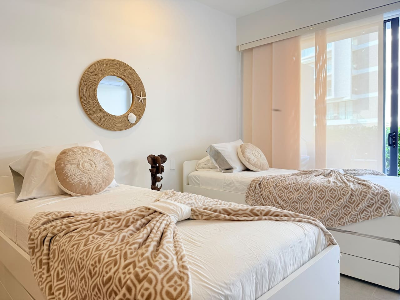 Beachfront Apartment | Private Pool | Morros Kai