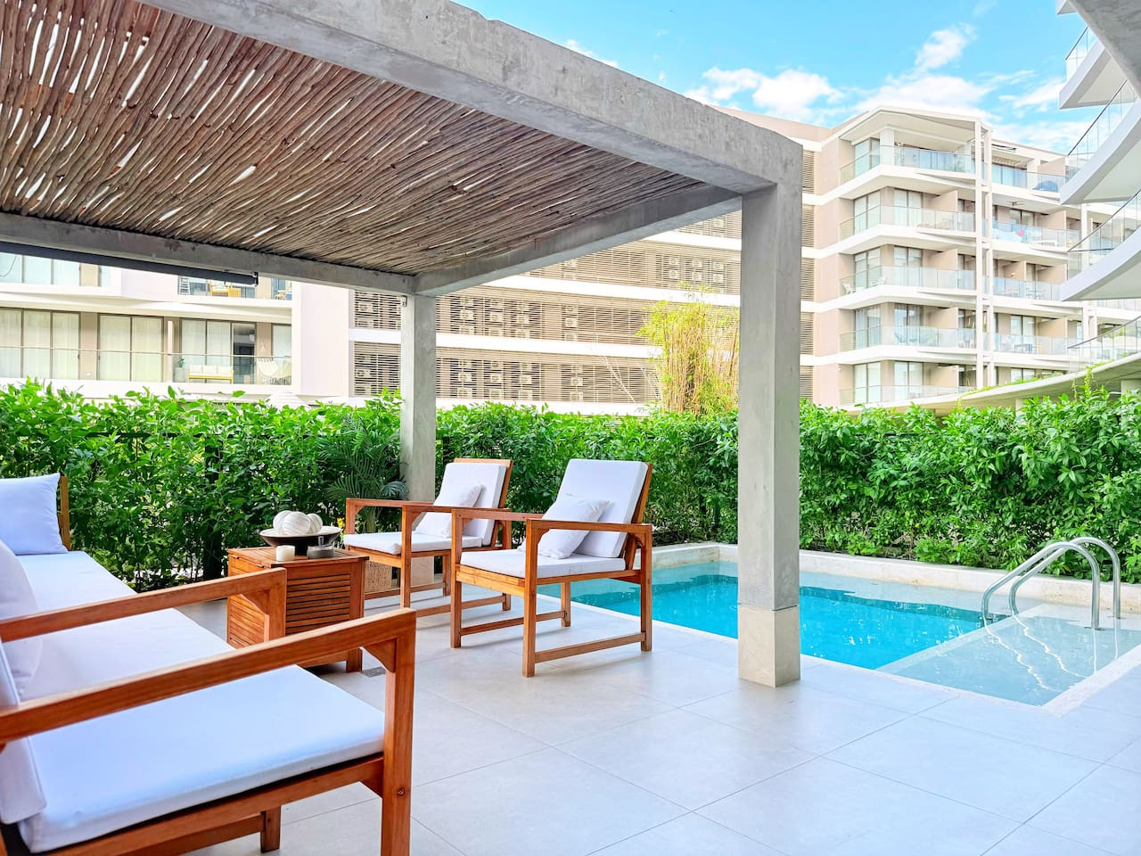 Beachfront Apartment | Private Pool | Morros Kai