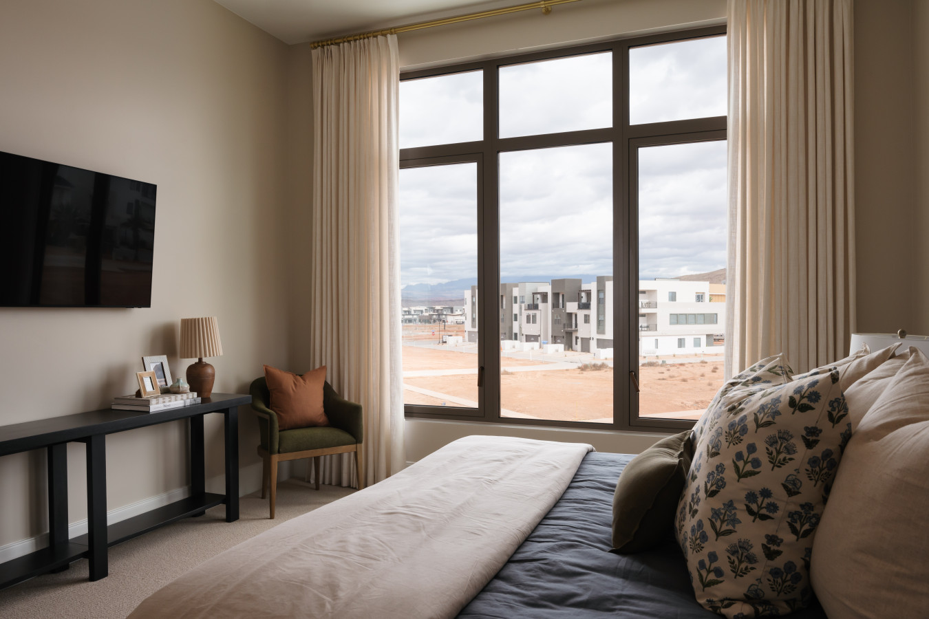 King Room with Ensuite Bathroom