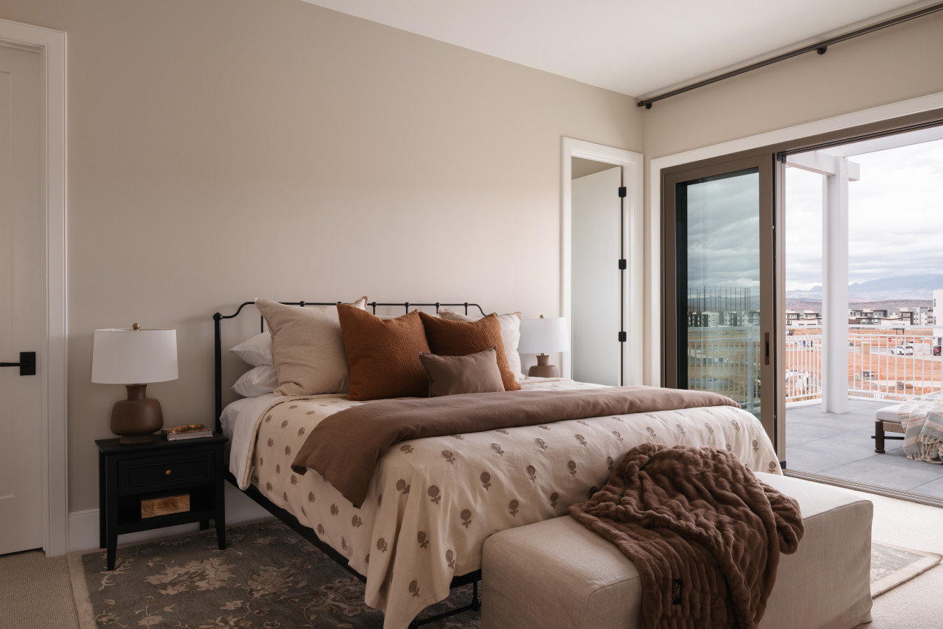 King Room with Ensuite Bathroom