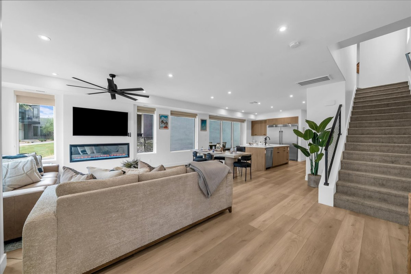 Beachwood Breeze at Desert Color by Ember Stays | Photo 8