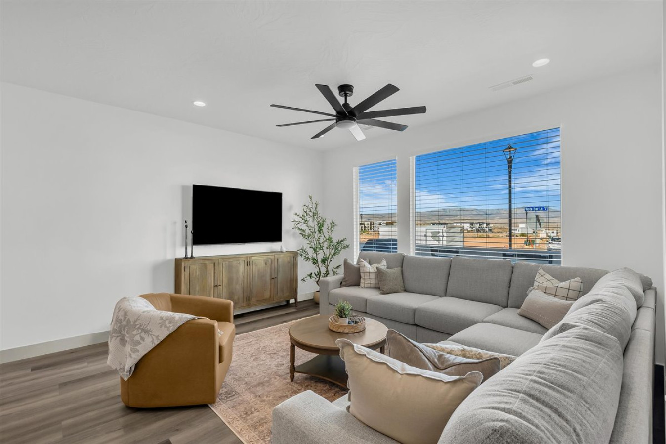 Sunny Haven at Desert Color by Ember Stays | Photo 10