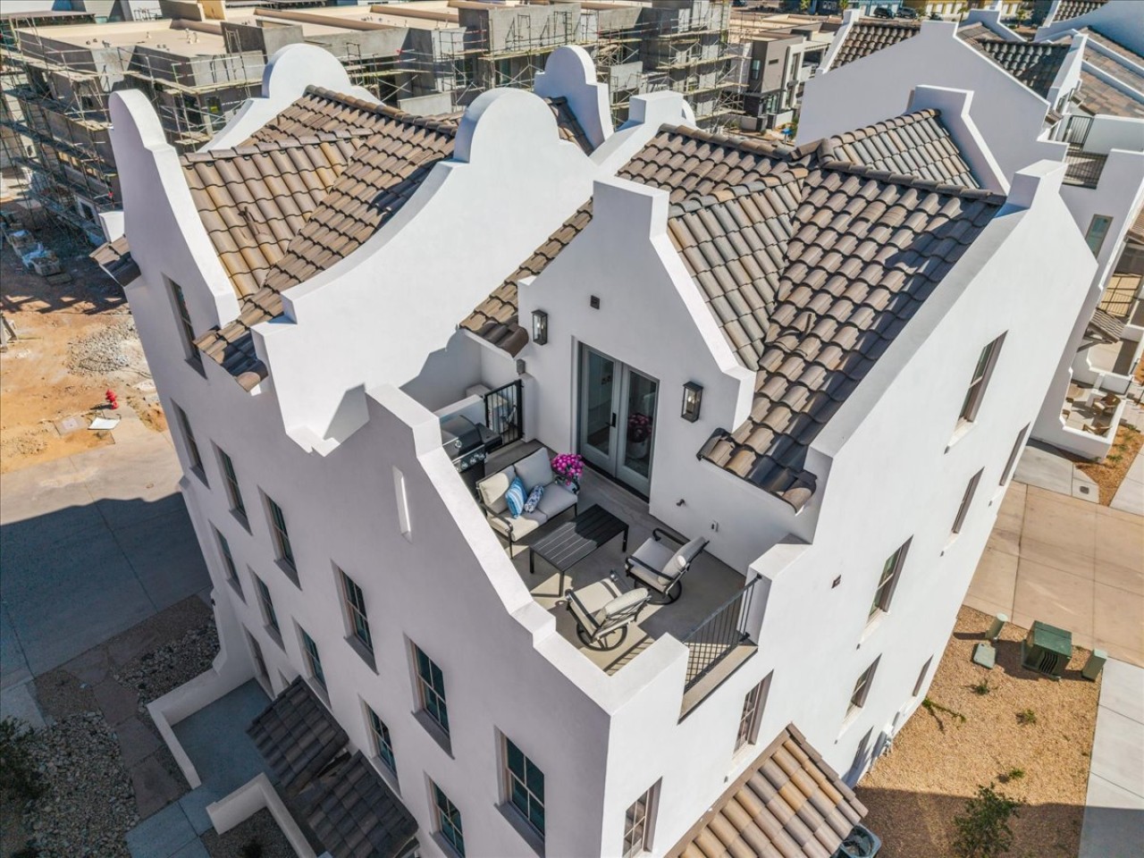 Gardenia House at Desert Color by Ember Stays