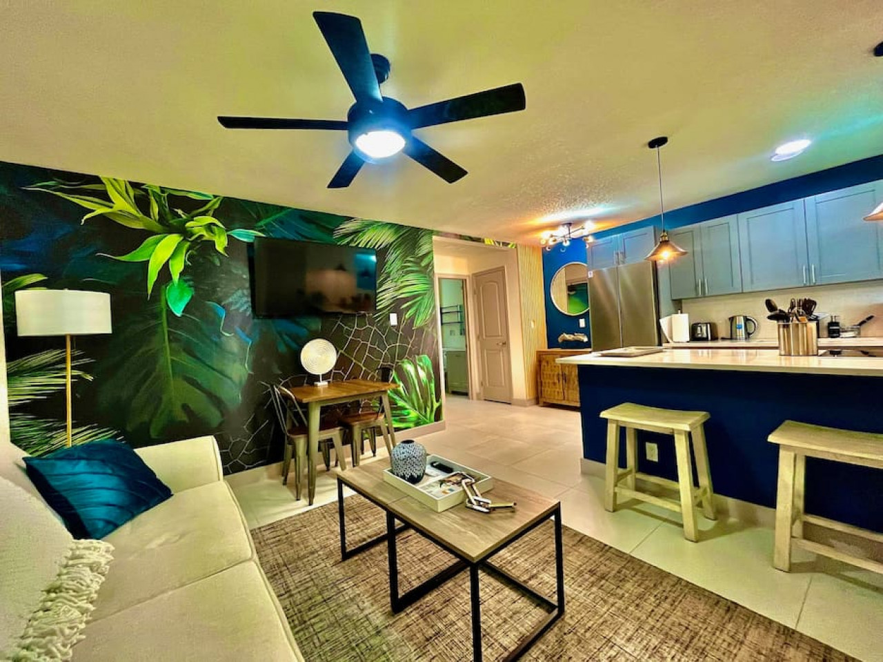 The Amazon By Holiday Park Near The Beach At Las Olas - The Bahamas