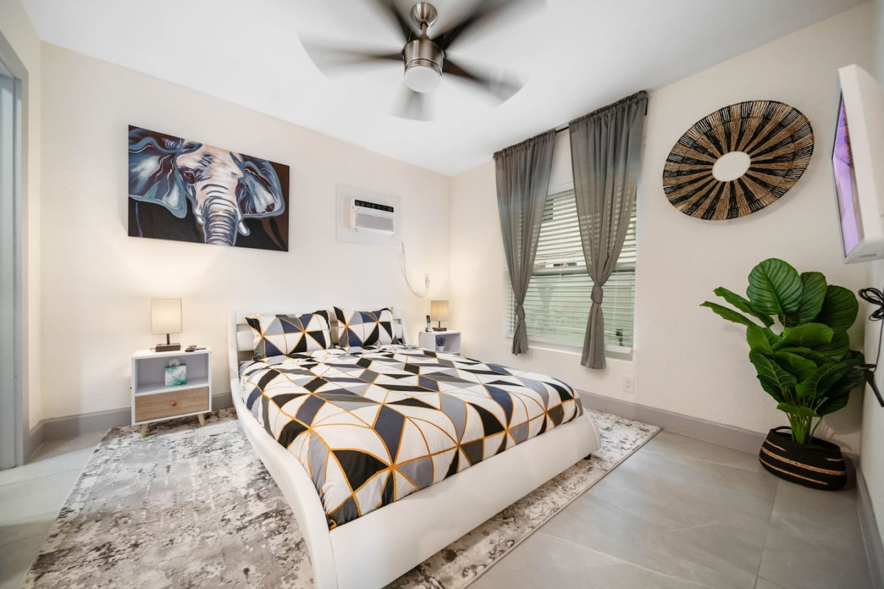 Modern Apartment Near Las Olas Beach - Fort Lauderdale