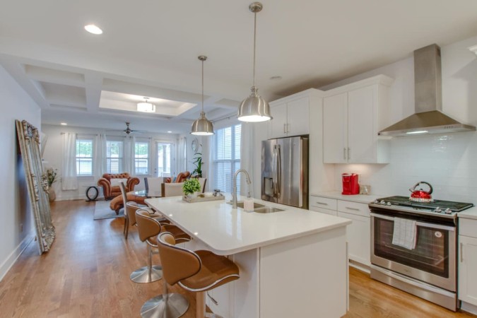 Gem on Georgia | Spacious & Stylish | The Nations