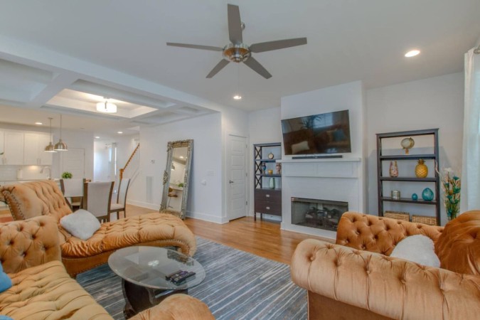 Gem on Georgia | Spacious & Stylish | The Nations