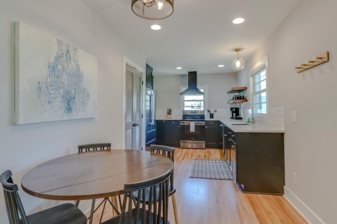 Charming Franklin Bungalow | Walk to The Factory!