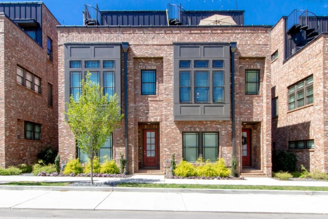 2 Luxury Rooftops | Scenic Views & Memorable Nites