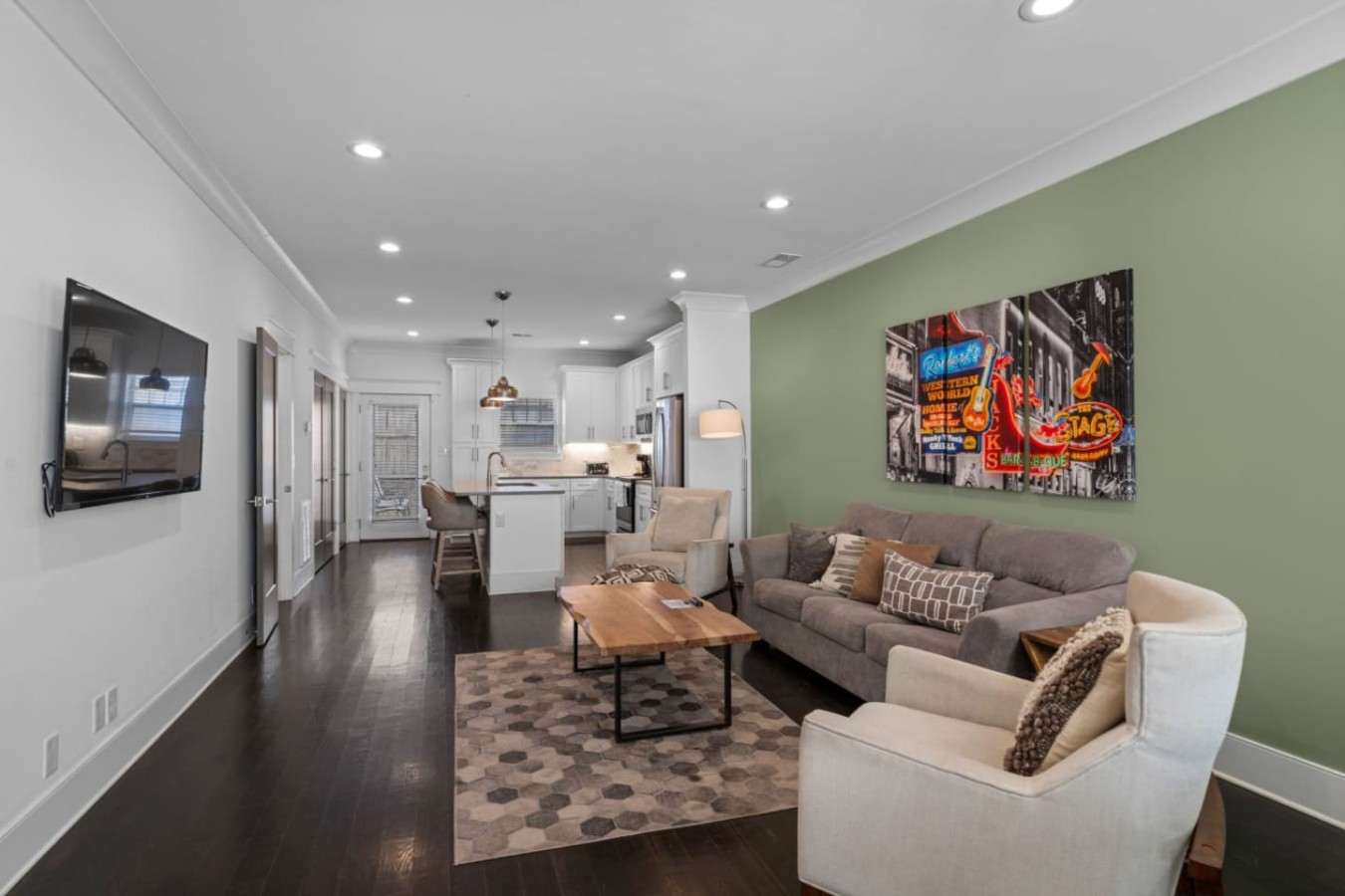 Group Perfect | Central Location + Private Hot Tub