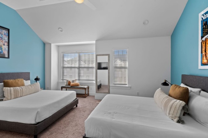 Group Perfect | Central Location + Private Hot Tub