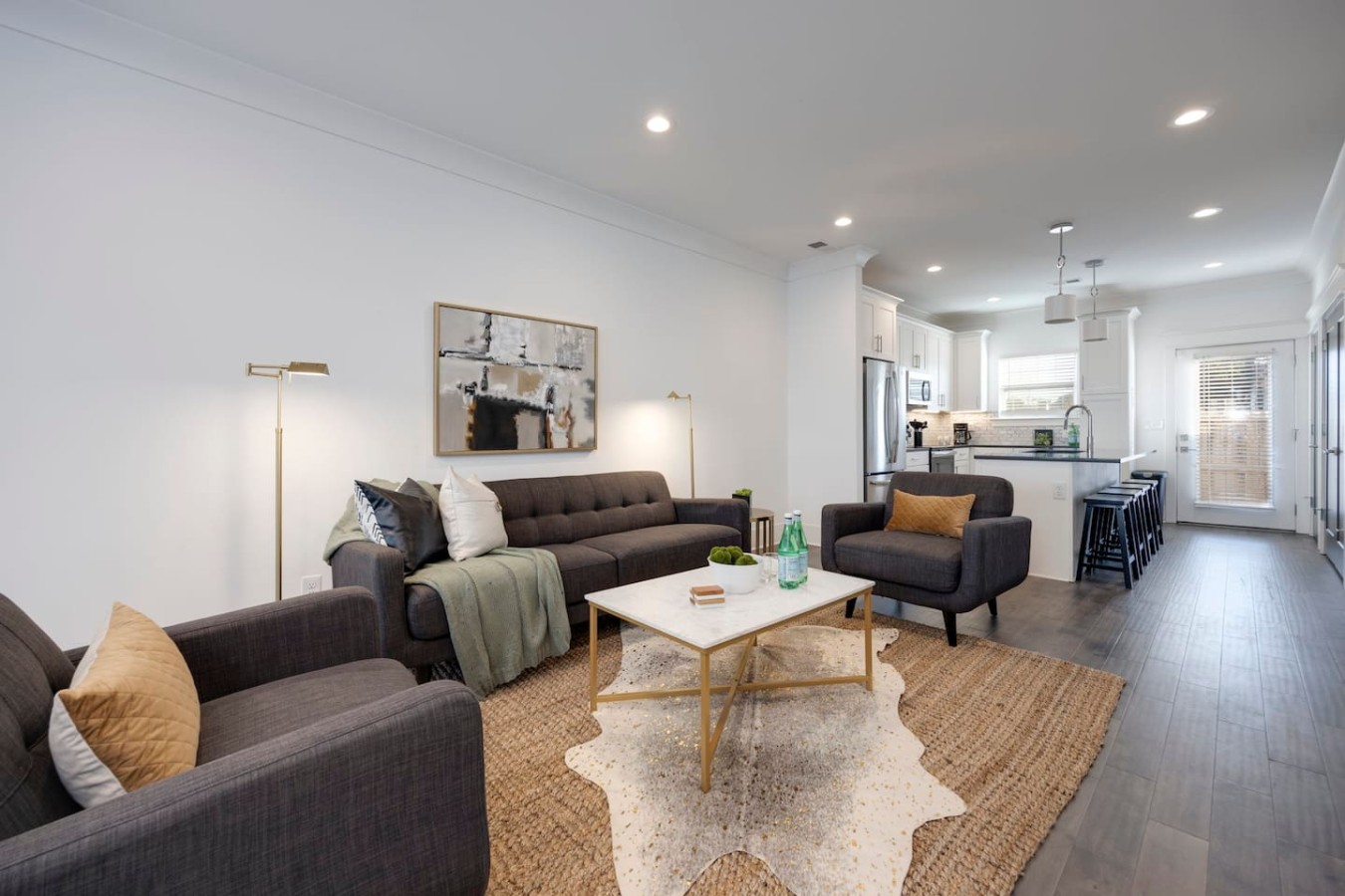 Modern Comfort | 10 Min to Broadway + Sleeps 10