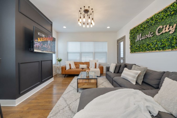 Modern Luxury | Rooftop Views | Steps to Downtown