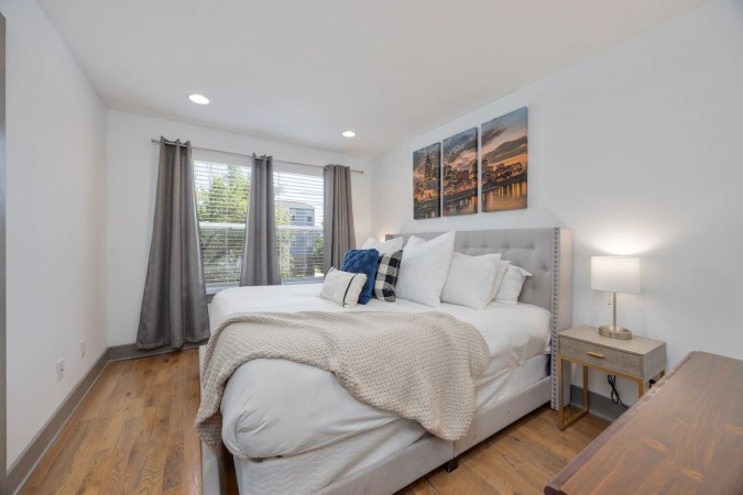 Modern Luxury | Rooftop Views | Steps to Downtown