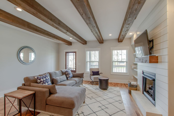 The East Spot | Spacious Rooftop + Backyard