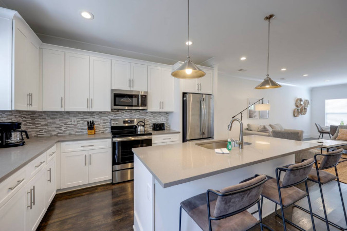 10 Mins To Broadway - Spacious Townhouse