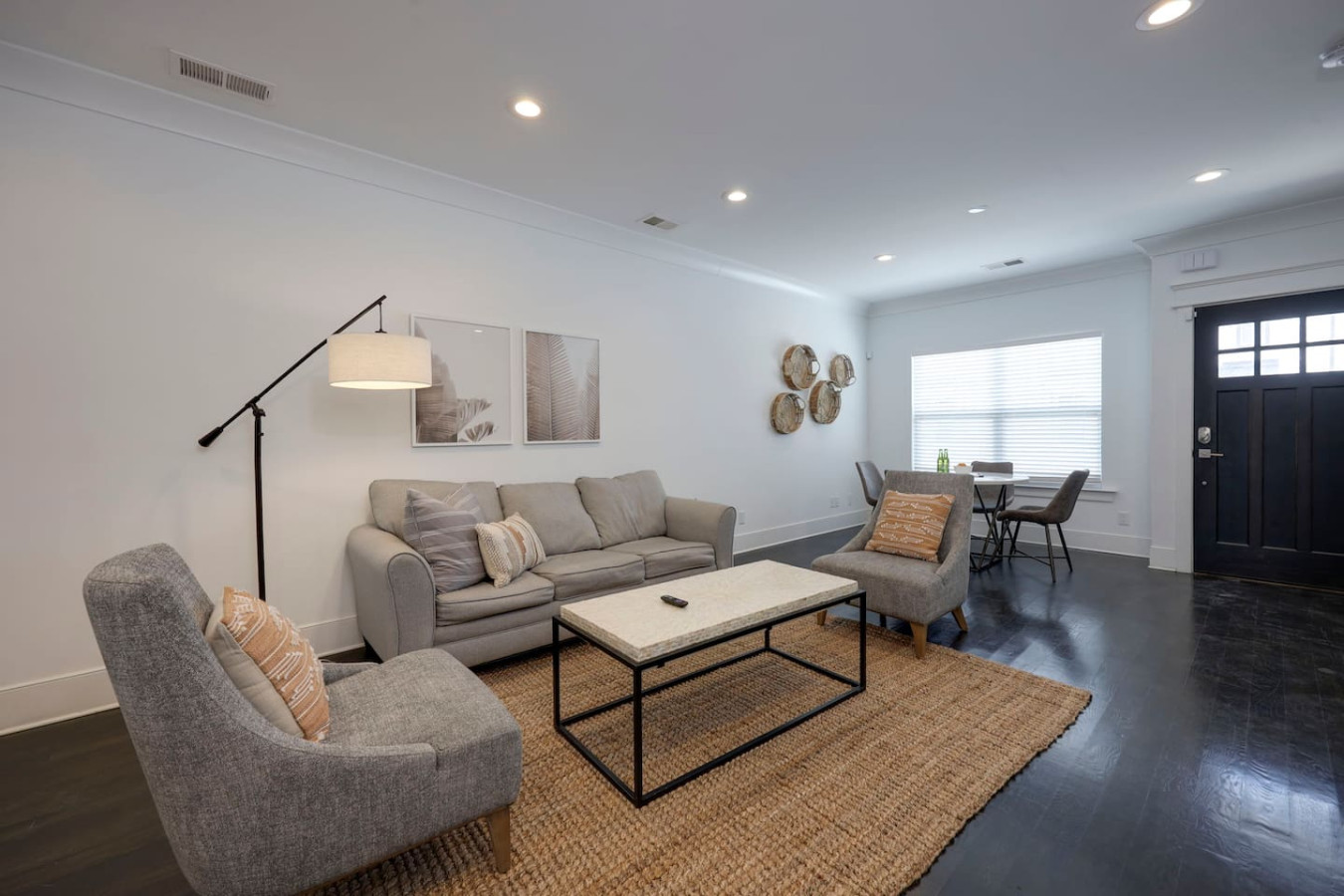 10 Mins To Broadway - Spacious Townhouse
