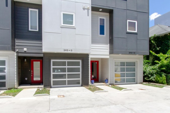 Modern Luxe Townhome | Rooftop Terrace | Spacious
