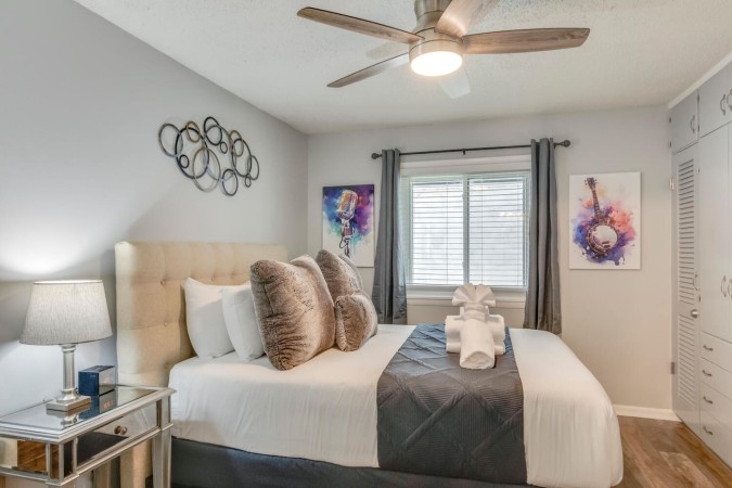 Urban Oasis | Cozy & Stylish | Pool Access