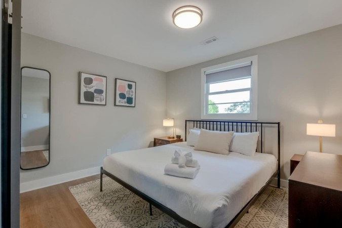 Historic Charm | Quiet Retreat | Walk to Franklin