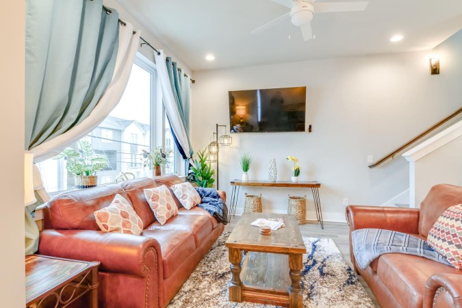Luxurious Urban Retreat | Spacious & Central