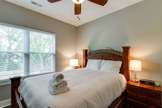 Large Home Downtown | Spacious & Comfy