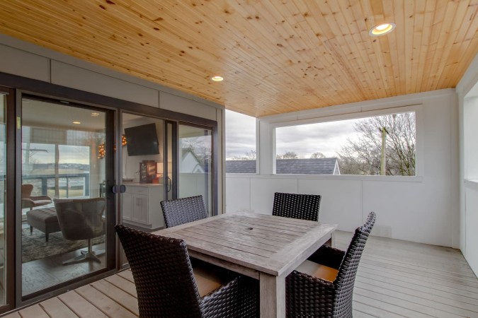 Modern Retreat | Rooftop Lounge | Germantown Gem