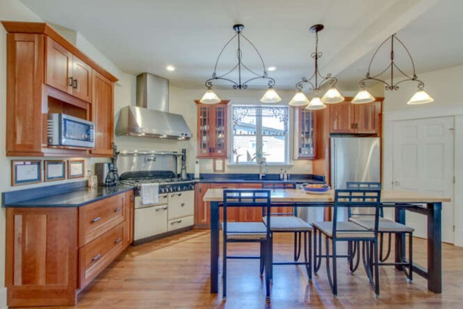 Vanderbilt Charmer off 21st | Walkable & Spacious