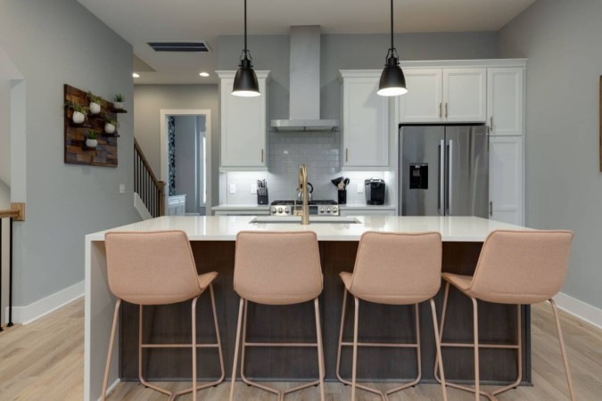 Luxury Downtown Townhome - Elevated Skyline Views