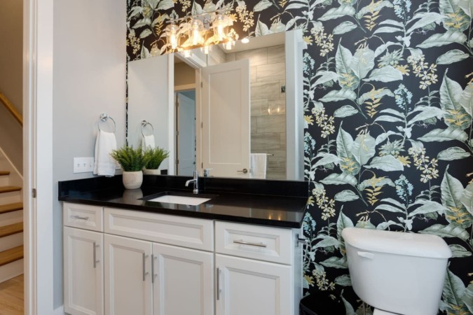Luxury Downtown Townhome - Elevated Skyline Views