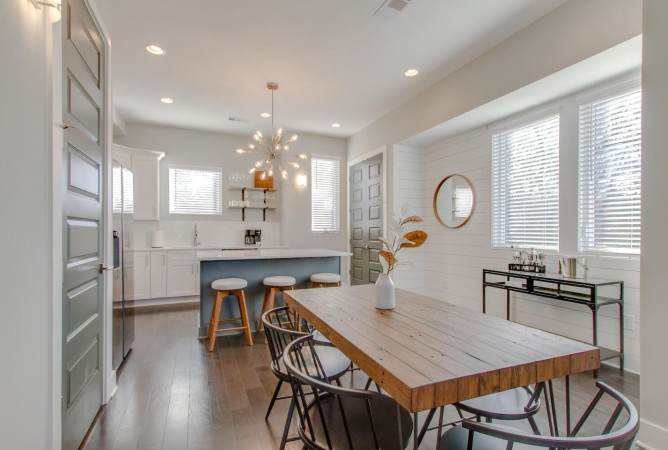 Modern Luxe Escape | Rooftop Views | Near Downtown