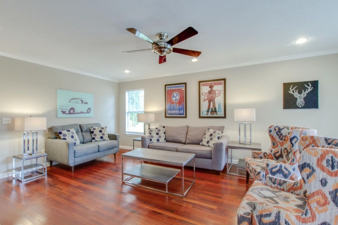 Charming Germantown Retreat | Private Backyard