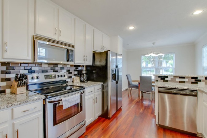 Charming Germantown Retreat | Private Backyard