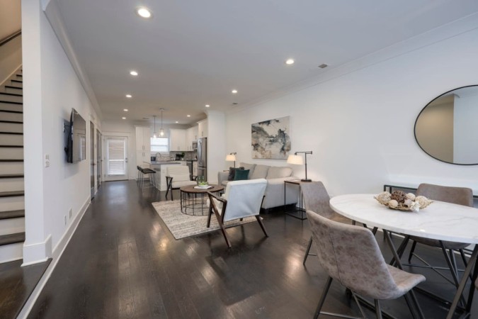 Modern Townhome | Perfect For Friends & Family